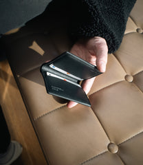 Elm Compact Wallet - Pebbled Black